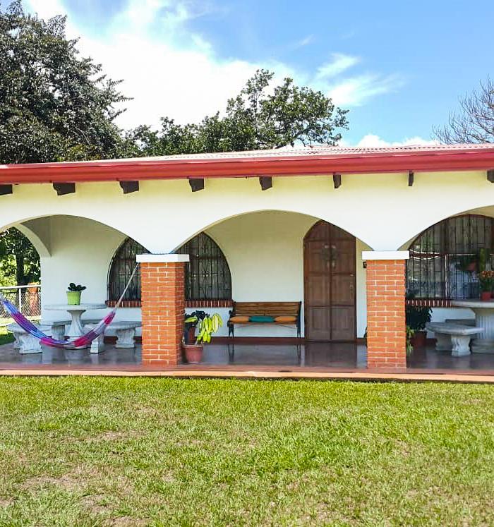 Casa Abuelita: Streamside Country Estate on 6,980 m² Facing the Main Road, La Garita, Alajuela
