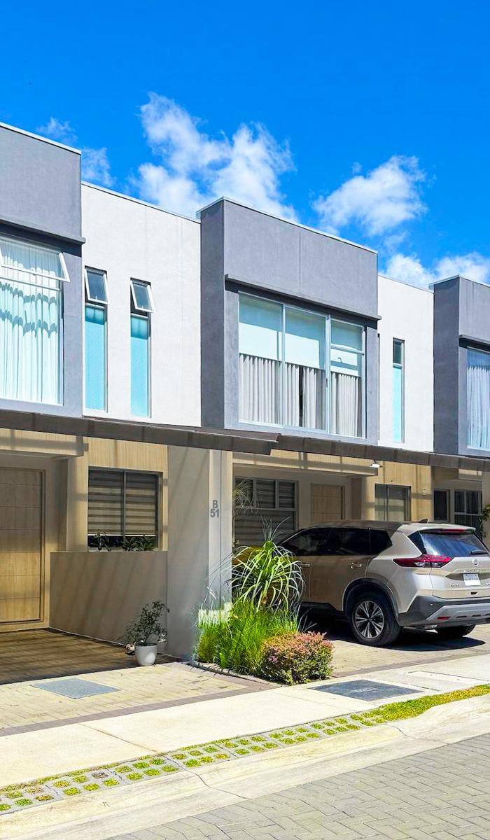 House for Sale with Ground-Floor Suite, Ayarco Boulevard, Curridabat