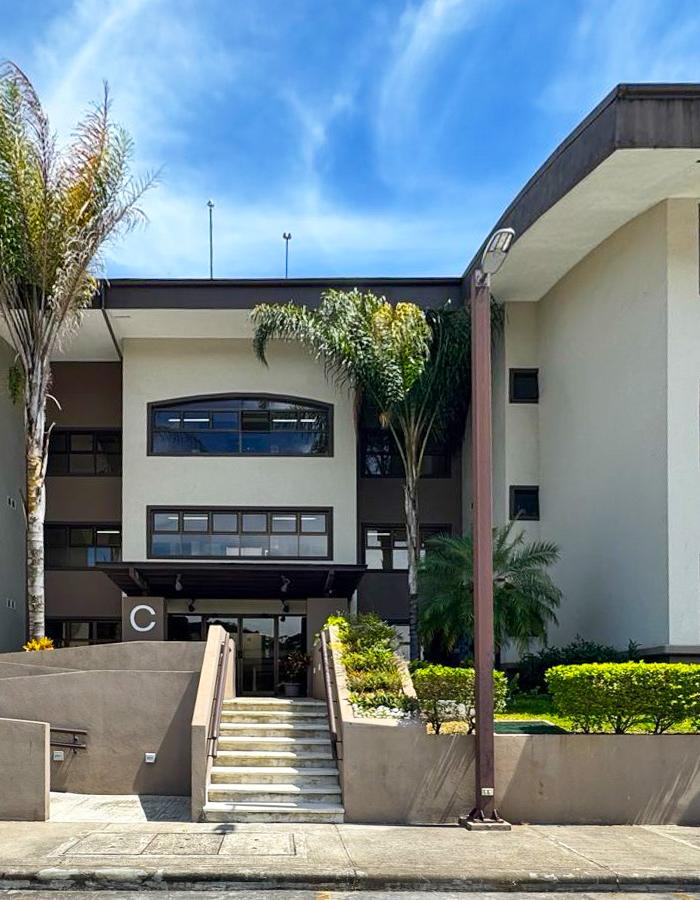 Top-Floor Apartment for Sale in Lomas de Ayarco, Curridabat